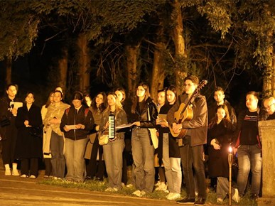 /Slike/250411 Križni put za mlade na Ksaveru/250411 Križni put za mlade na Ksaveru (30).JPG