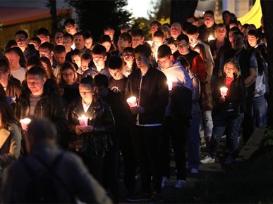 /Slike/250411 Križni put za mlade na Ksaveru/250411 Križni put za mlade na Ksaveru (6).JPG